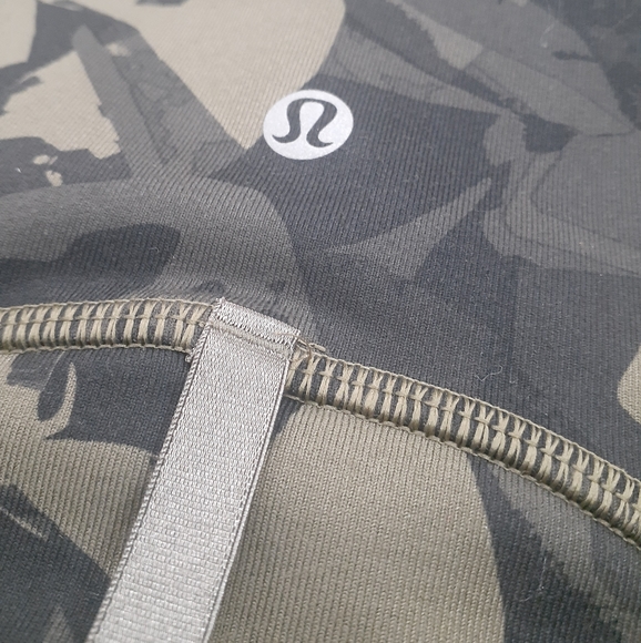 Lululemon Define Jacket Camo - Picture 4 of 5